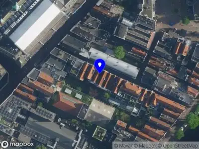 Ambulance met gepaste spoed naar de Sint Annenstraat in Amsterdam
