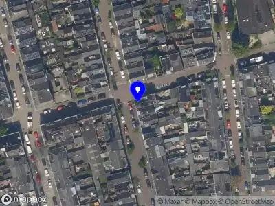 Ambulance met grote spoed naar de Arnold Hoogvlietstraat in Vlaardingen