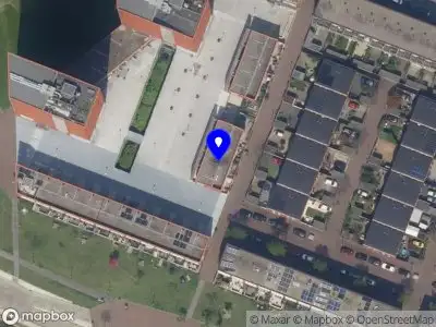 Ambulance met grote spoed naar de Kabelhof in Rotterdam