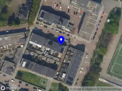 Ambulance met grote spoed naar de Zellingstraat in Pernis Rotterdam