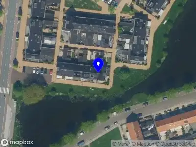 Ambulance met gepaste spoed naar de Grote Ven in Volendam