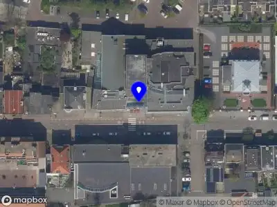 Ambulance met grote spoed naar de Schiedamseweg in Vlaardingen