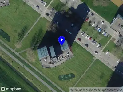 Ambulance met grote spoed naar de Park Vossendijk in Hoogvliet Rotterdam