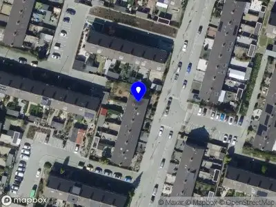 Ambulance met grote spoed naar de Bongweg in Hoogvliet Rotterdam