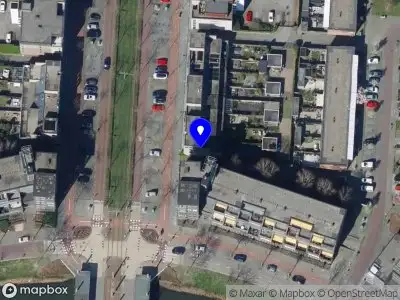 Ambulance met grote spoed naar de Avenue Carnisse in Barendrecht