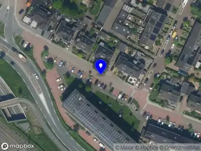 Ambulance met grote spoed naar de Burgemeester van Roosmalenstraat in Uitgeest