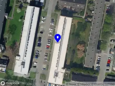 Ambulance met grote spoed naar de Zierikzeestraat in Rotterdam