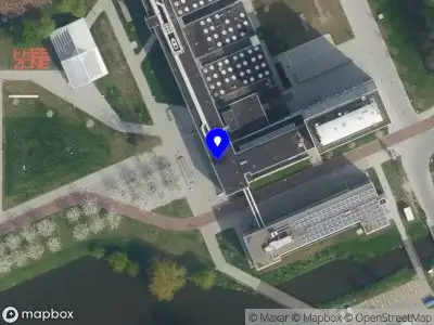 Ambulance met gepaste spoed naar de Van der Burghweg in Delft