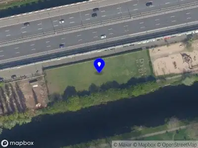 Ambulance met gepaste spoed naar de Noorderkanaalweg in Rotterdam