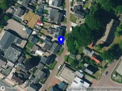 Brandweer met grote spoed naar de Irenelaan in Schoonebeek vanwege letsel