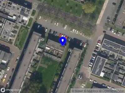 Ambulance met grote spoed naar de Samuel Esmeijerstraat in Vlaardingen