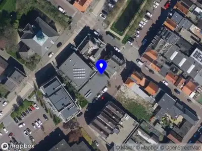 Politie met grote spoed naar de Raadhuisplein in Dinteloord vanwege letsel