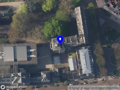 Ambulance met grote spoed naar de Kruitschip in Leiden