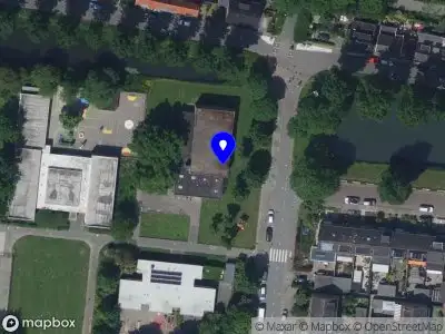 Ambulance met grote spoed naar de Eddingtonweg in Dordrecht