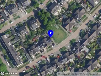 Politie naar de Helena Kuipers-Rietbergstraat in Almere vanwege aanrijding met letsel