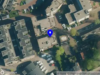 Brandweer met gepaste spoed naar de Popperssteeg in Winterswijk vanwege een liftopsluiting