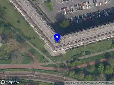 Ambulance met gepaste spoed naar de Albert Schweitzerplaats in Rotterdam