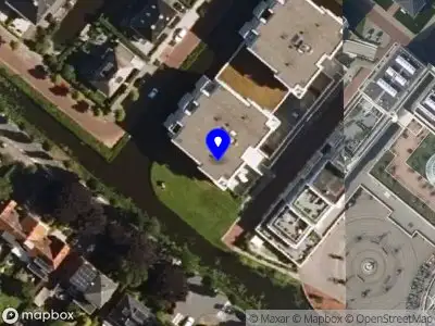 Ambulance met grote spoed naar de Wanmolenlaan in Sassenheim