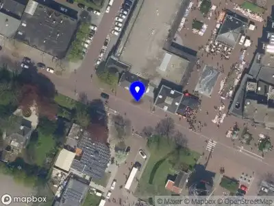 Ambulance met grote spoed naar de Molenweg in Rozenburg