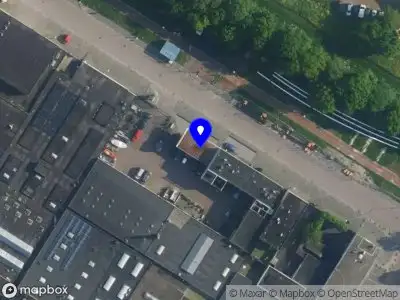 Ambulance met grote spoed naar de Metaalbewerkerweg in Amsterdam