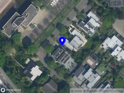 Ambulance met grote spoed naar de Prins Florislaan in Badhoevedorp