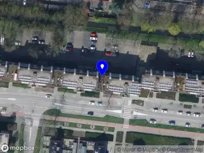 Ambulance met grote spoed naar de Hendrik Hamerstraat in 's-Gravendeel