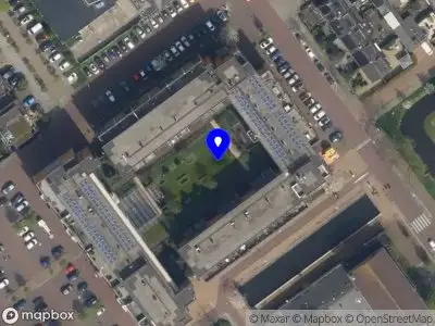 Ambulance met grote spoed naar de Dorrestein in Nieuwerkerk aan den IJssel