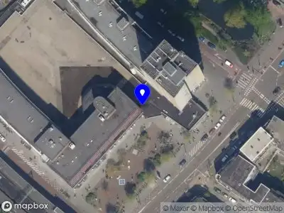 Ambulance met grote spoed naar de Eudokiaplein in Rotterdam