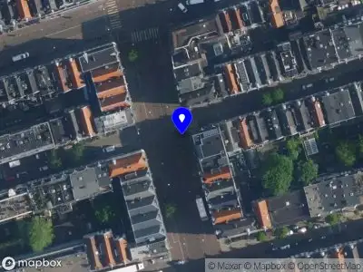 Brandweer met gepaste spoed naar de Linnaeusstraat in Amsterdam