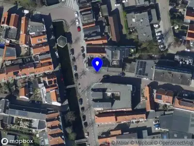 Brandweer met grote spoed naar de Oost-Voorstraat in Oud-Beijerland vanwege middelgrote brand