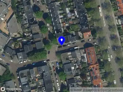 Ambulance met gepaste spoed naar de Waalstraat in Haarlem