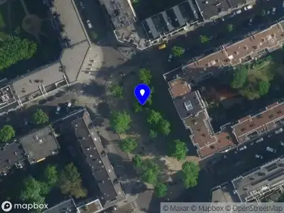 Brandweer met gepaste spoed naar de Sparrenweg in Amsterdam