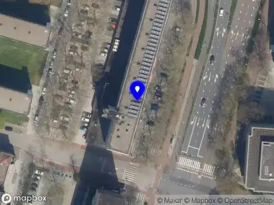 Ambulance met gepaste spoed naar de 's-Gravelandseweg in Schiedam