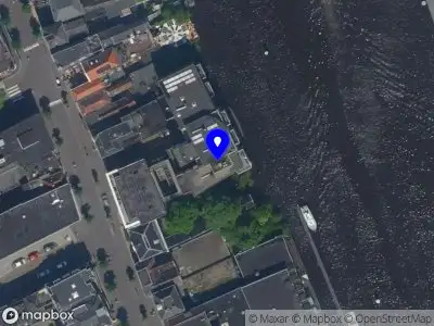 Ambulance met gepaste spoed naar de Het Luchthuis in Zaandam