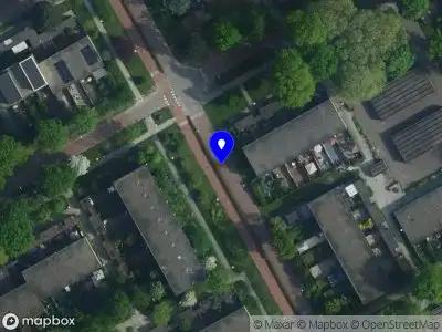 Ambulance met grote spoed naar de Kelbergen in Amsterdam