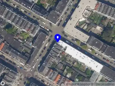 Ambulance met grote spoed naar de Tollensstraat in Rotterdam