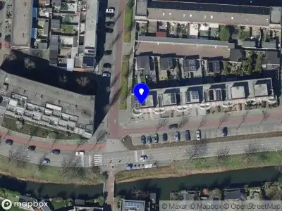 Ambulance met grote spoed naar de Grevelingenmeer in Barendrecht