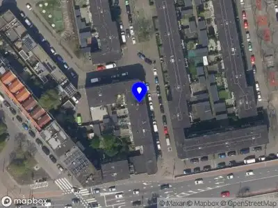 Ambulance met grote spoed naar de Westerbeekstraat in Rotterdam