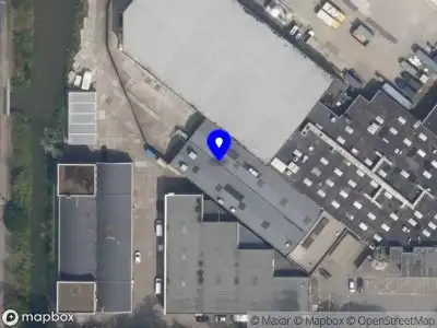 Ambulance met gepaste spoed naar de Weegbreestraat in Rotterdam