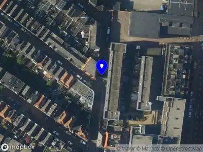 Ambulance met grote spoed naar de Gashouderstraat in Alkmaar