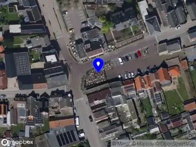112 melding Brandweer en politie met grote spoed naar de Markt in Kruisland vanwege waarnemen gaslucht