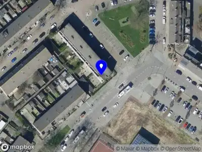 Ambulance met gepaste spoed naar de Bakoestraat in Hoogvliet Rotterdam