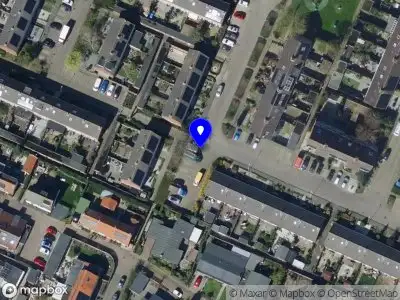 Ambulance met grote spoed naar de De Brakel in Heerjansdam