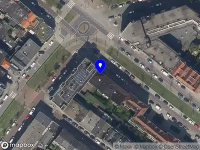 Ambulance met grote spoed naar de Wolphaertsbocht in Rotterdam
