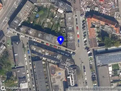 Ambulance met grote spoed naar de Margrietstraat in Rotterdam