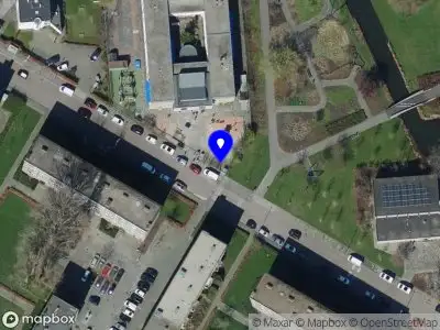 Ambulance met grote spoed naar de Guido Gezelleweg in Rotterdam