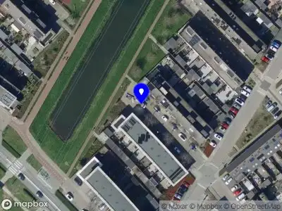 Ambulance met grote spoed naar de Marguerite Durasstraat in Spijkenisse