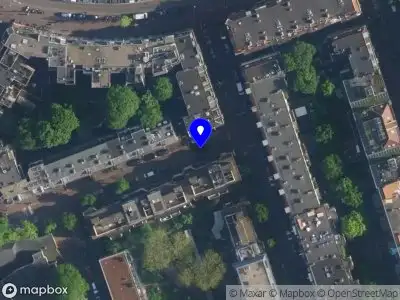 Brandweer met grote spoed naar de Korte Blekersstraat in Amsterdam vanwege gebouwbrand