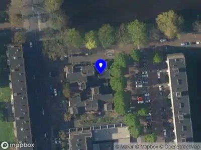 Brandweer met grote spoed naar de Isoldehof in Leiden vanwege waarnemen gaslucht