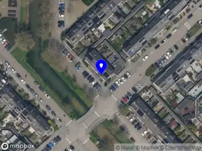 Ambulance met gepaste spoed naar de Bizetstraat in Capelle aan den IJssel